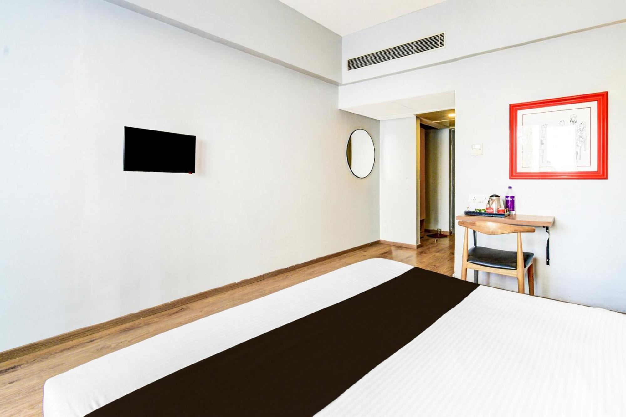 Hotel Super Townhouse Lakdikapul Hyderabad Exterior foto